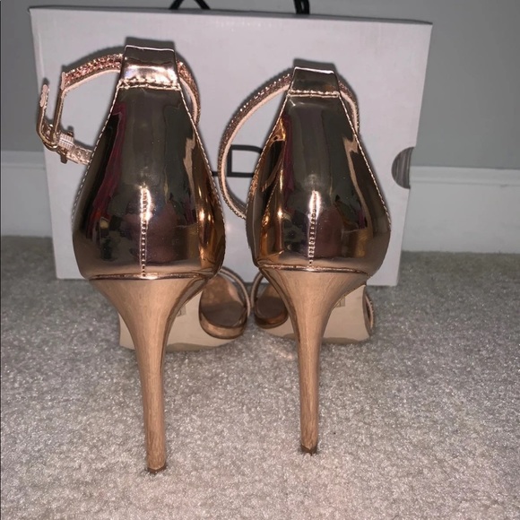 Heels - Picture 4 of 4